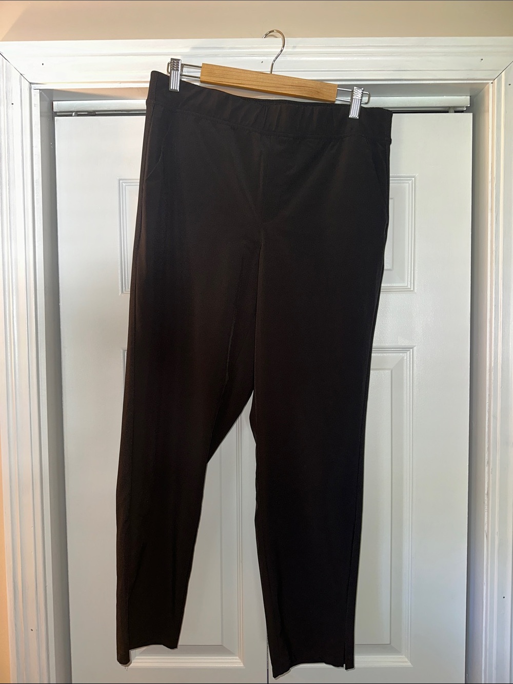 Woman’s Black Stretch Pull-On Pants